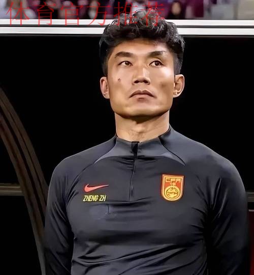 国足队员天津助力校园足球 郑智充当教练员 国足队员天津助力校园足球 郑智充当教练员